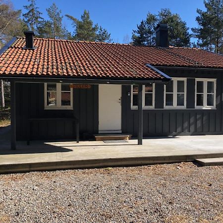 Haellestrand Cottage -Sillen Stromstad Exterior photo